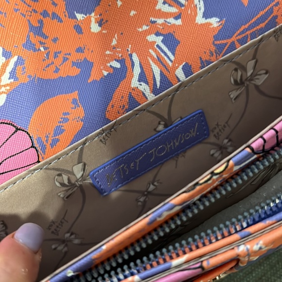 BETSEY Johnson’s Butterflies & Bow Patent Printed Faux Leather Crossbody - Picture 8 of 8